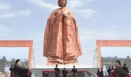 高校孟子雕像吃瓜,智慧与幽默的碰撞