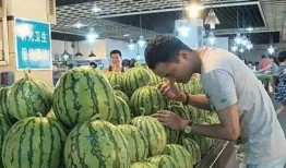 近期商场吃瓜事件,一地鸡毛背后的社会现象解析