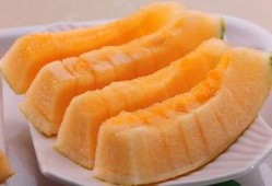 喝开水吃哈密瓜,喝开水搭配哈密瓜的养生之道