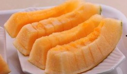 喝开水吃哈密瓜,喝开水搭配哈密瓜的养生之道