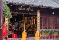 寺庙吃瓜女生,吃瓜女生揭秘神秘佛国之谜