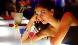 酒吧美女吃瓜图片,揭秘美食与美女的完美邂逅