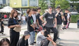 真人吃瓜动态,揭秘娱乐圈幕后真相