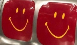 吃瓜男孩文案搞笑,吃瓜男孩的欢乐食瓜记