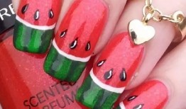 美甲吃瓜事件,揭秘网红美甲师背后的争议与真相