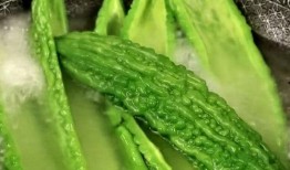 凉瓜别再炒着吃,告别炒菜，探索凉拌与创意烹饪的艺术